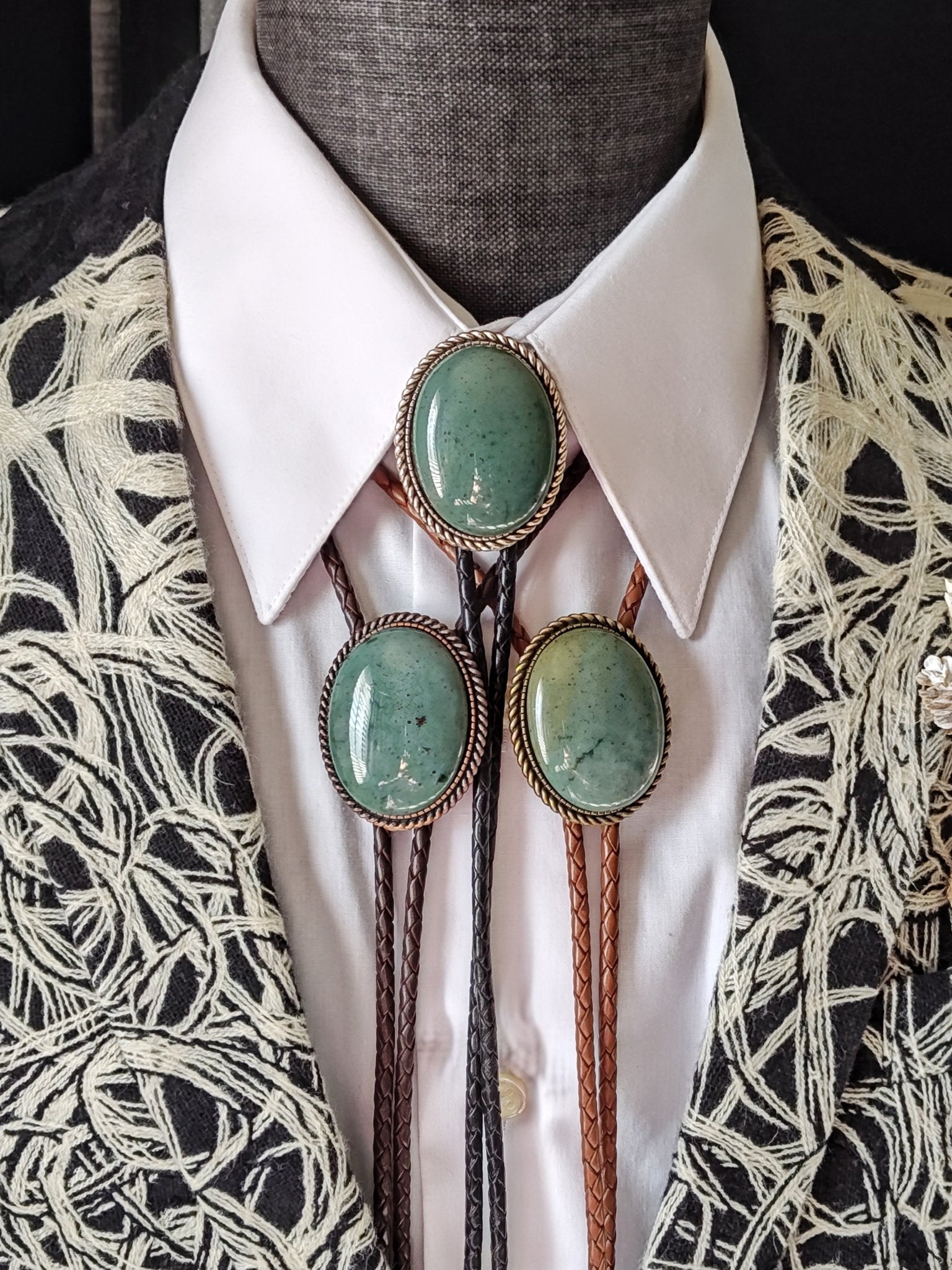 Bolo Tie with Bloodstone Jasper in Classic Rope Twist Gold, Silver or Copper - Folks On The Edge