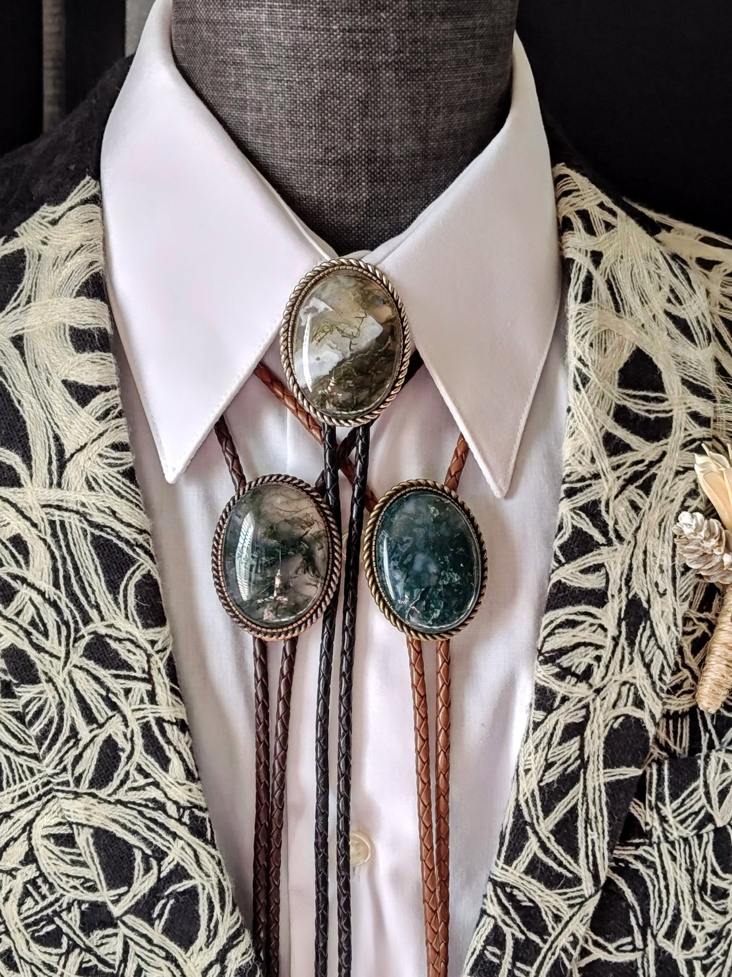 Bolo Tie with Green Moss Agate in Classic Rope Twist Gold, Silver or Copper - Folks On The Edge