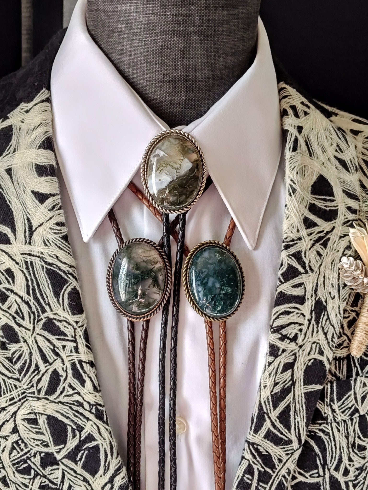 Bolo Tie with Green Moss Agate in Classic Rope Twist Gold, Silver or Copper - Folks On The Edge
