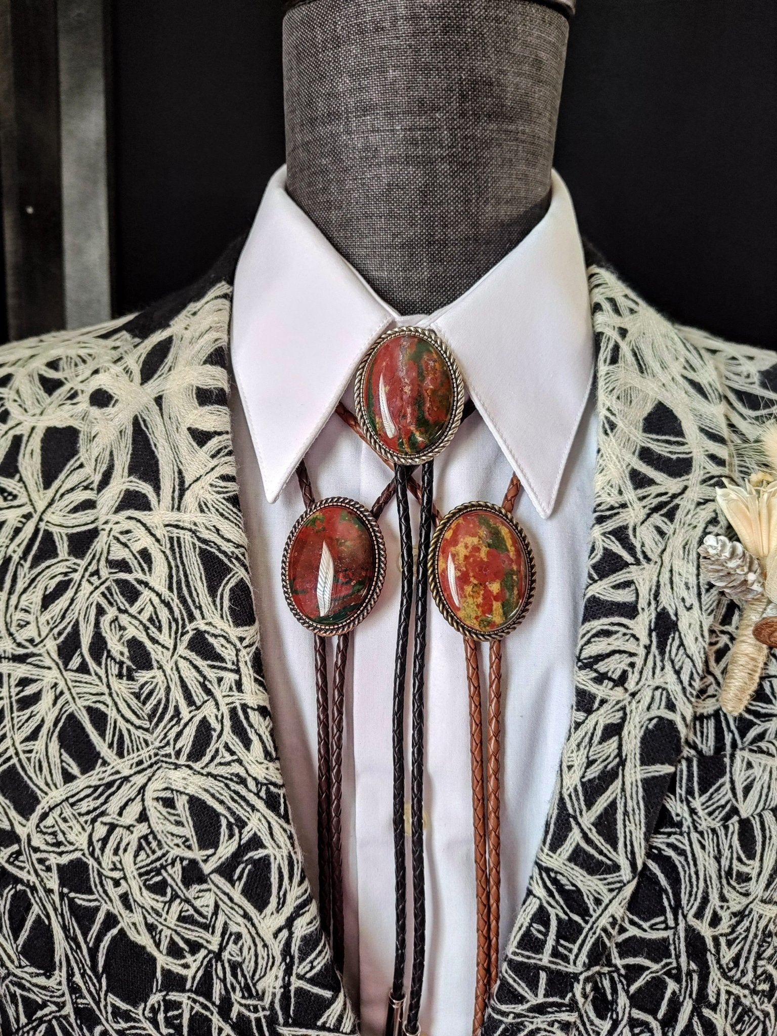 Bolo Tie with Red Bloodstone Jasper in Classic Rope Twist Gold, Silver or Copper - Folks On The Edge