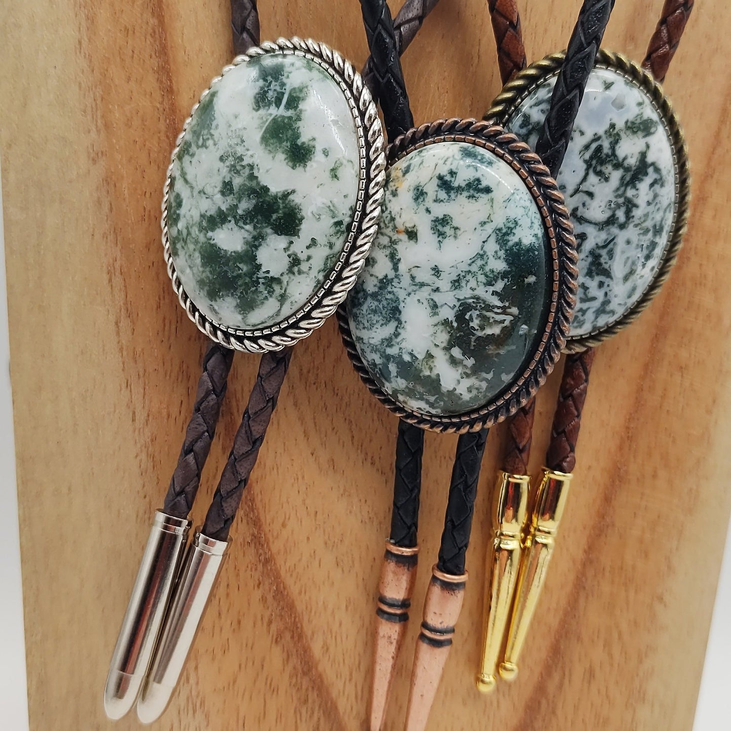 Bolo Tie with Tree Moss Agate in Classic Rope Twist Gold, Silver or Copper - Folks On The Edge